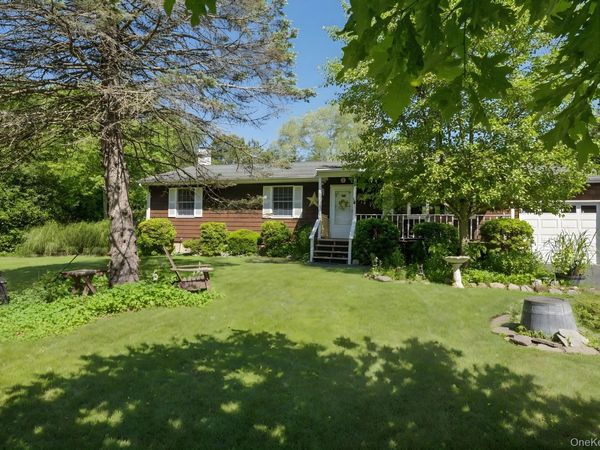 44 Aliperti Road, Jamesport, NY 11947