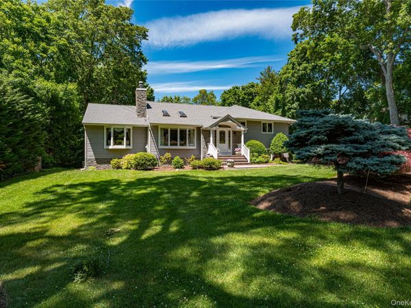 3 Hunter Court, Dix Hills, NY 11746