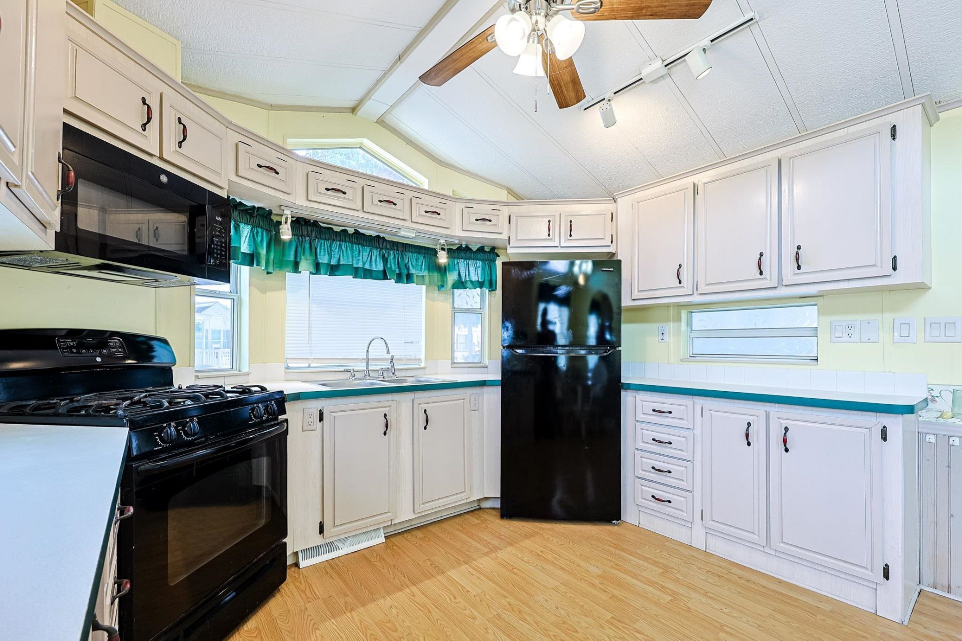 5400 Little River Neck Rd.  Photo 6