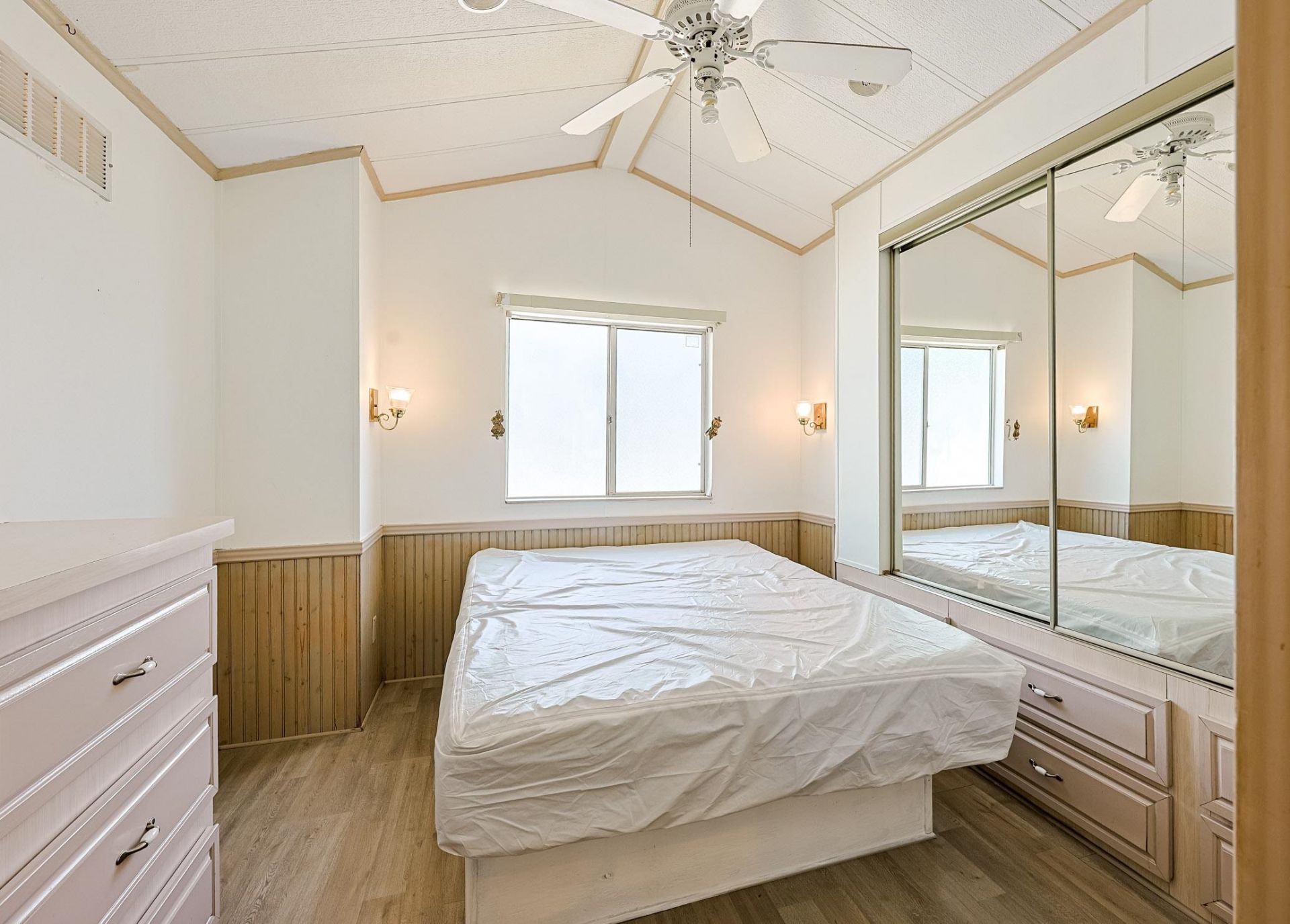 5400 Little River Neck Rd.  Photo 8