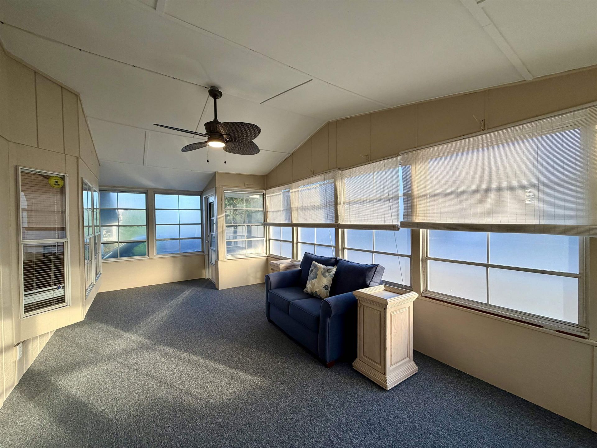 542 Oceanside Dr.  Photo 15