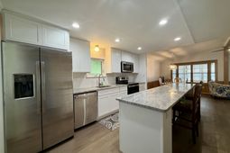 542 Oceanside Dr.  photo 4