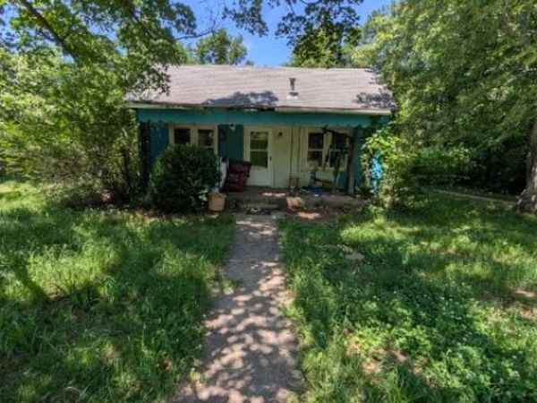 404 N Duff Avenue , Sulphur Springs, AR 72768