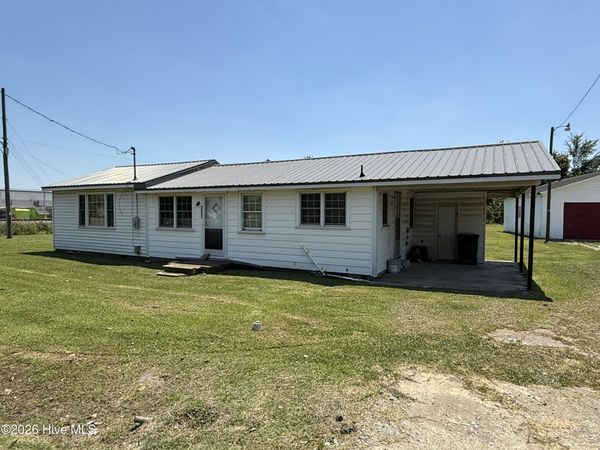 201 County Road , Mount Olive, NC 28365