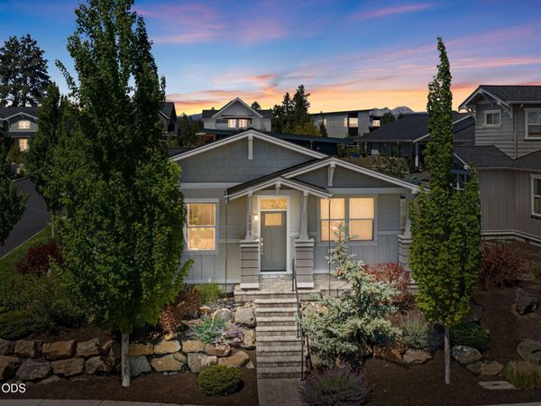 20693 SE Cougar Peak Drive, Bend, OR 97702
