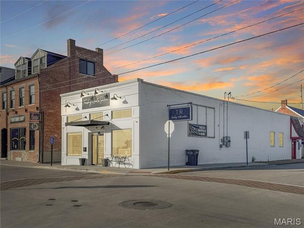 24 W 2nd Street , Washington, MO 63090