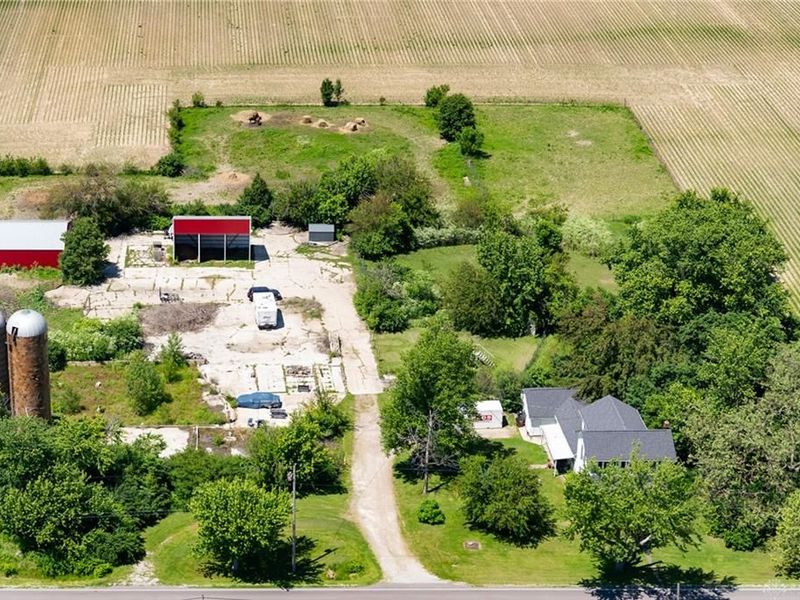 525 Ginghamsburg Frederick Road, Tipp City, OH 45371 Photo 3