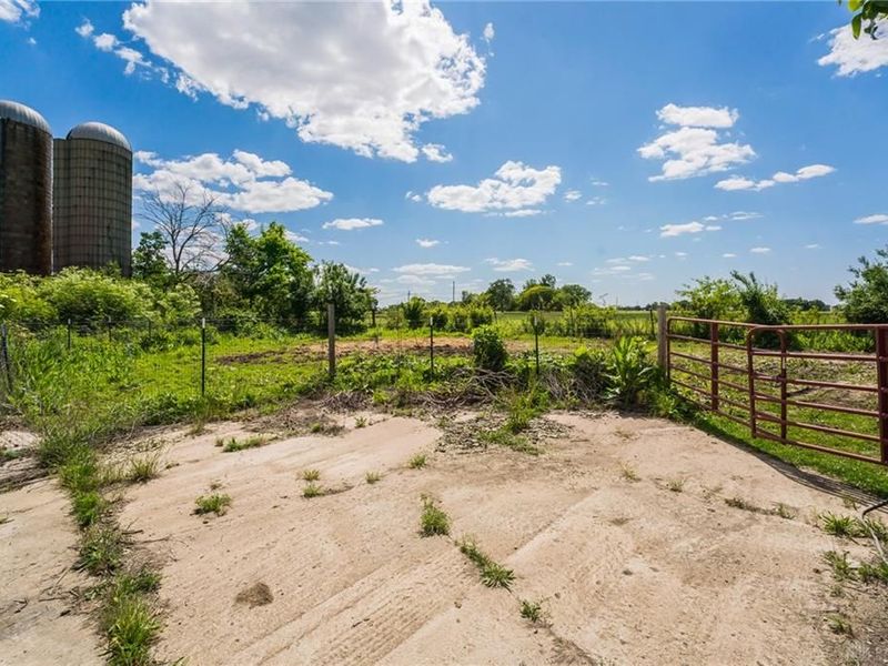 525 Ginghamsburg Frederick Road, Tipp City, OH 45371 Photo 32