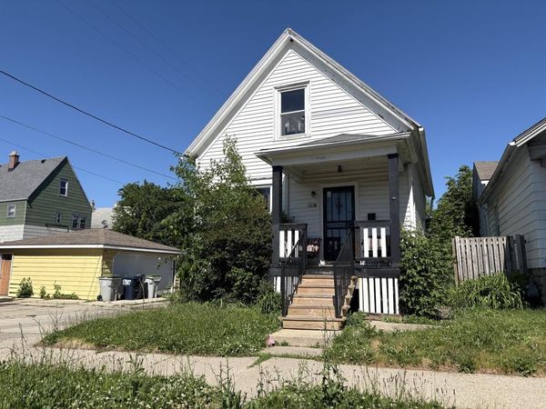 1438 N 26th STREET, Milwaukee, WI 53205