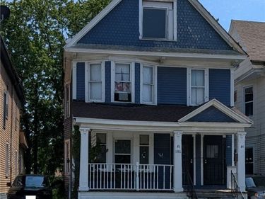 81 Walden , Buffalo, NY 14211