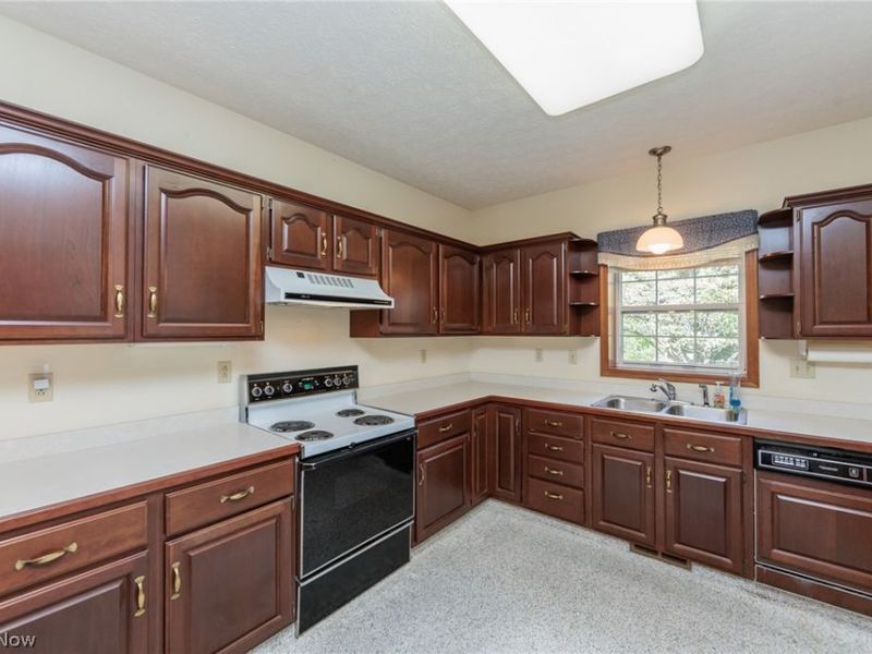 818 Shagbark Trail , Medina, OH 44256 Photo 13