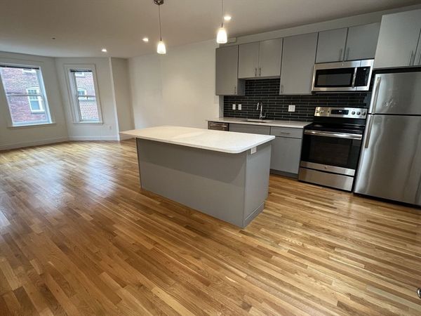 166 Newbury Street, Unit 4R, Boston, MA 02116