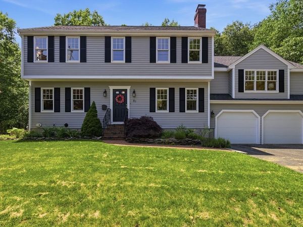 81 Parish Rd, Needham, MA 02492