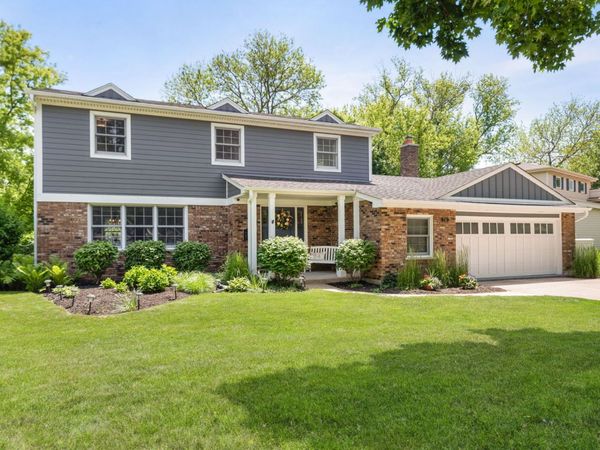 716 S Dymond Road, Libertyville, IL 60048