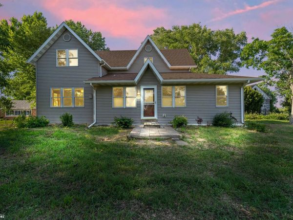 60371 190th Street, Nevada, IA 50201