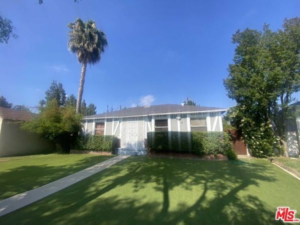 6550 Hanna Avenue , Woodland Hills, CA 91303