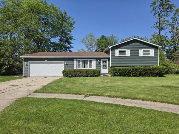 785 Aztec Court , Lowell, IN 46356