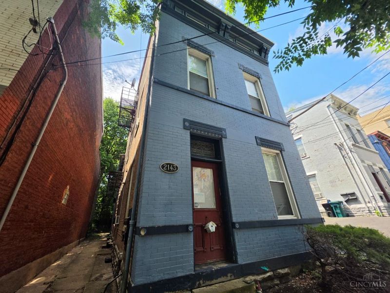 2143 W Clifton Avenue, Cincinnati, OH 45219 Photo 1