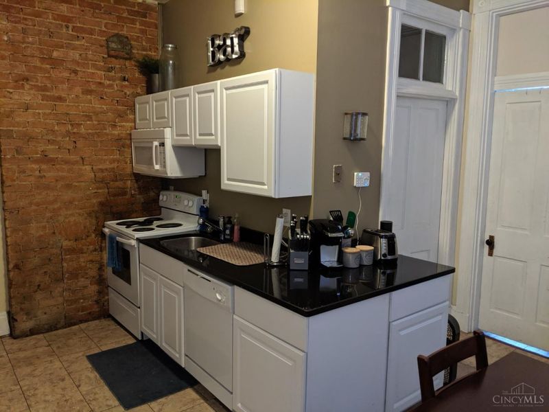 2143 W Clifton Avenue, Cincinnati, OH 45219 Photo 12