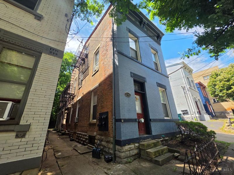 2143 W Clifton Avenue, Cincinnati, OH 45219 Photo 4
