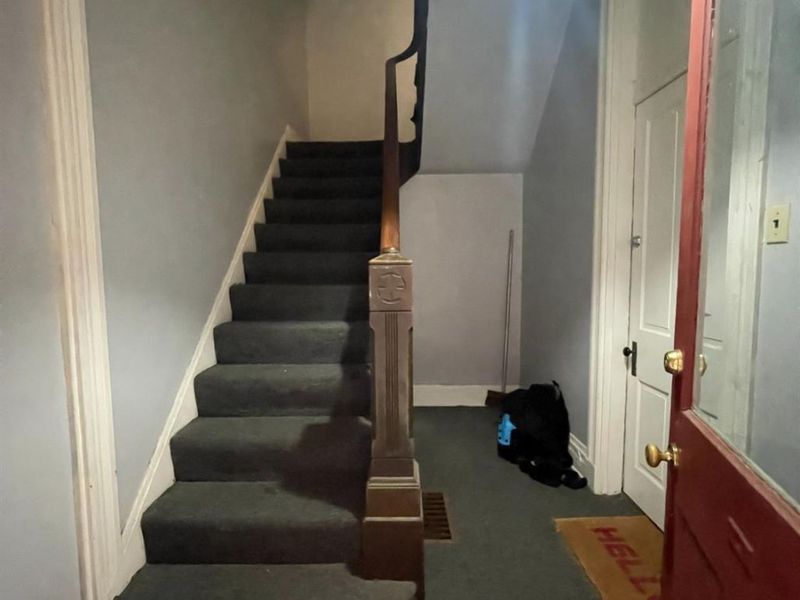 2143 W Clifton Avenue, Cincinnati, OH 45219 Photo 5