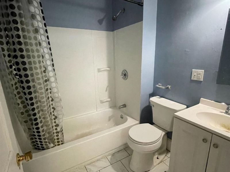 2143 W Clifton Avenue, Cincinnati, OH 45219 Photo 6