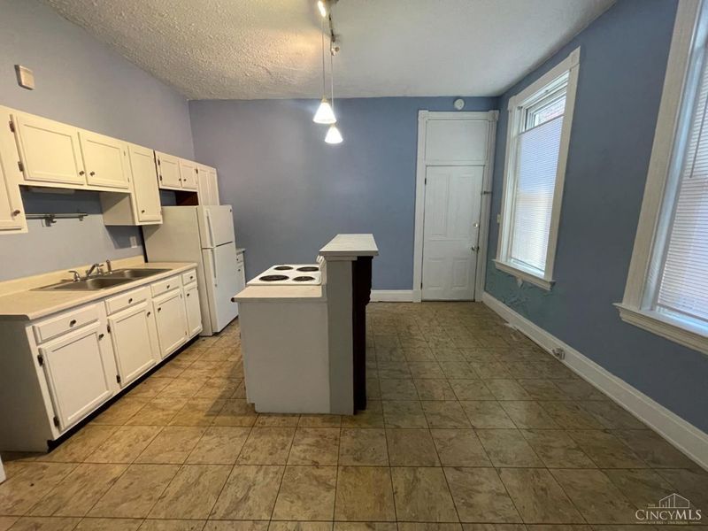 2143 W Clifton Avenue, Cincinnati, OH 45219 Photo 8