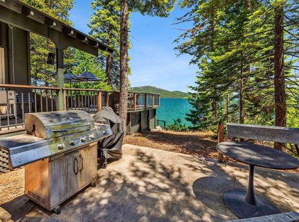 830 Peninsula Drive, Lake Almanor, CA 96137 Photo