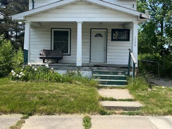 1006 W 8th Avenue, Flint, MI 48504