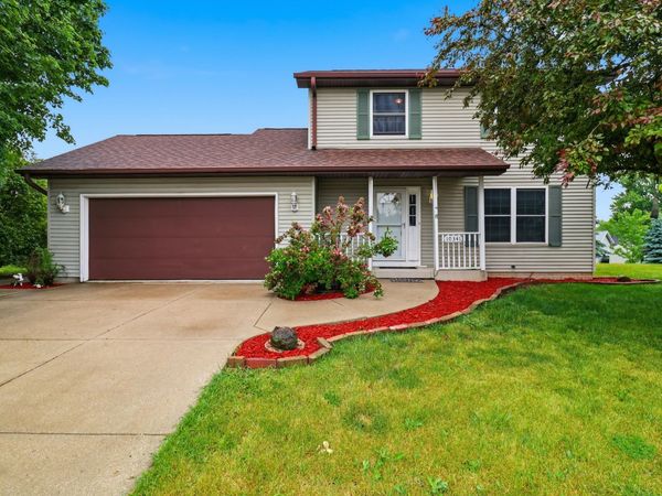10341 S Oriole Ln, Oak Creek, WI 53154