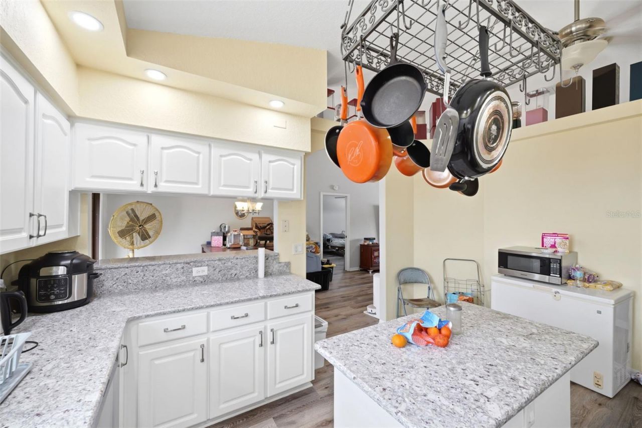 10154 Spring Hill Drive, Spring Hill, FL 34608 Photo