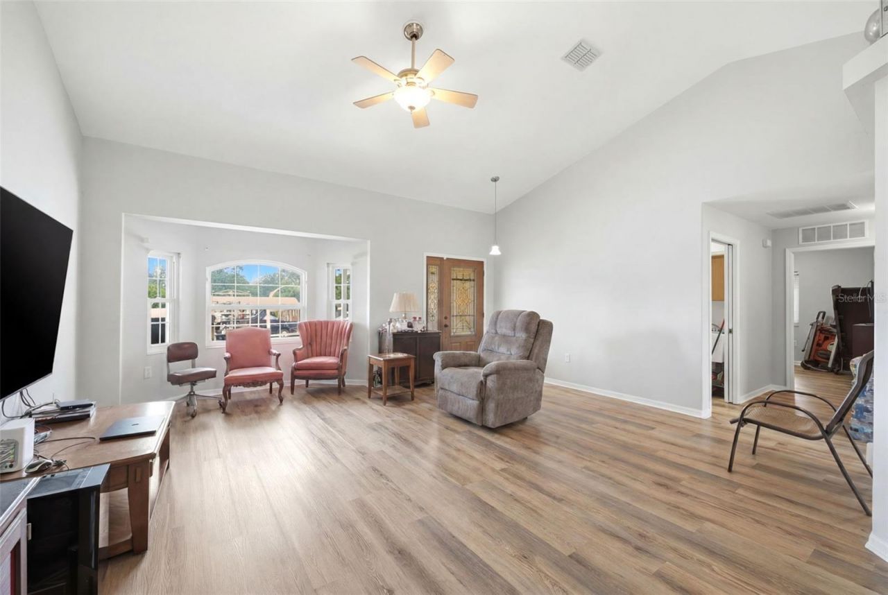 10154 Spring Hill Drive, Spring Hill, FL 34608 Photo