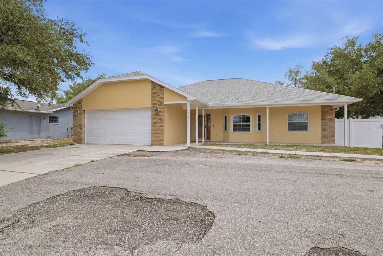 10154 Spring Hill Drive, Spring Hill, FL 34608 Photo