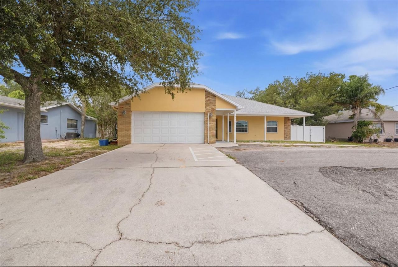10154 Spring Hill Drive, Spring Hill, FL 34608 Photo