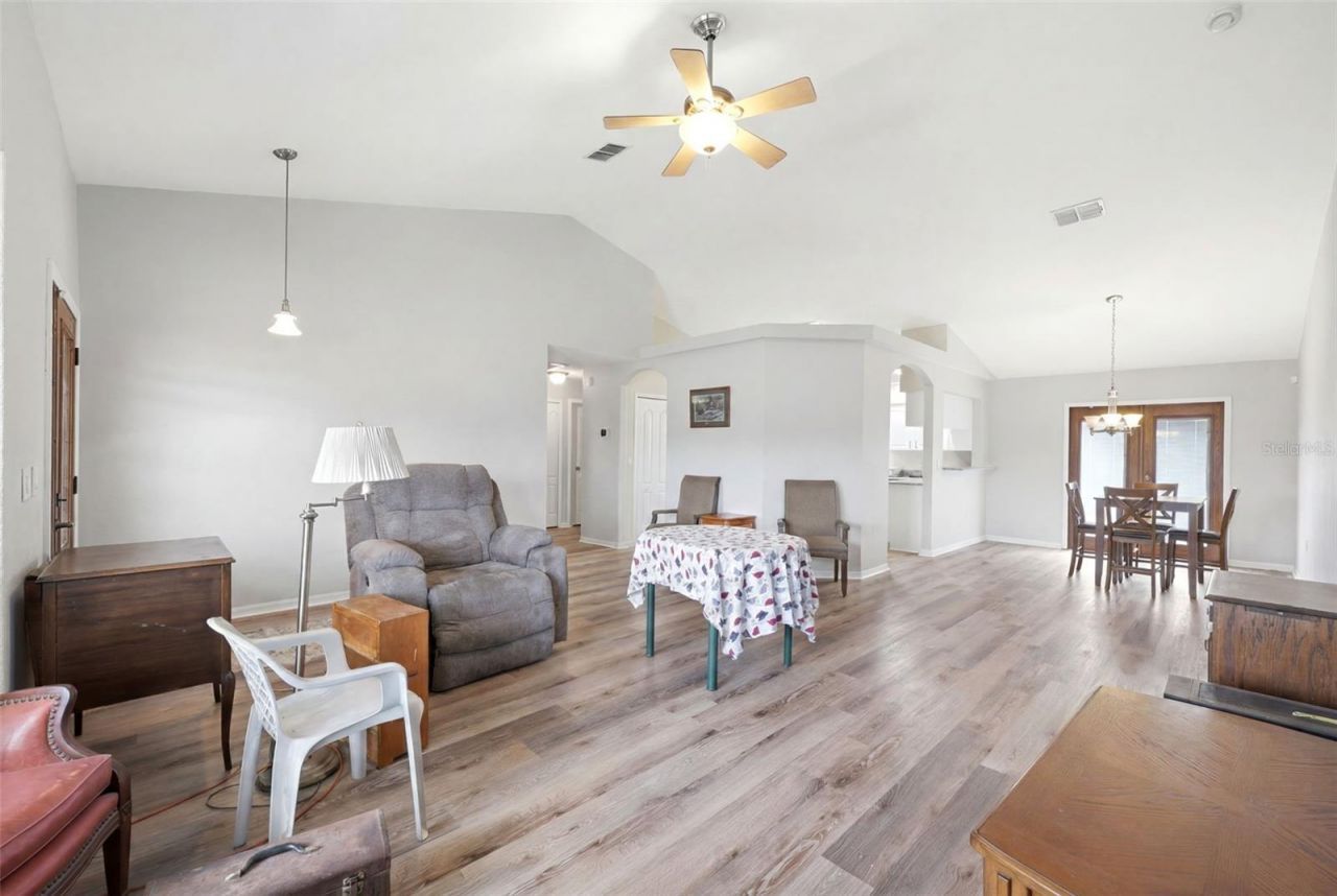 10154 Spring Hill Drive, Spring Hill, FL 34608 Photo