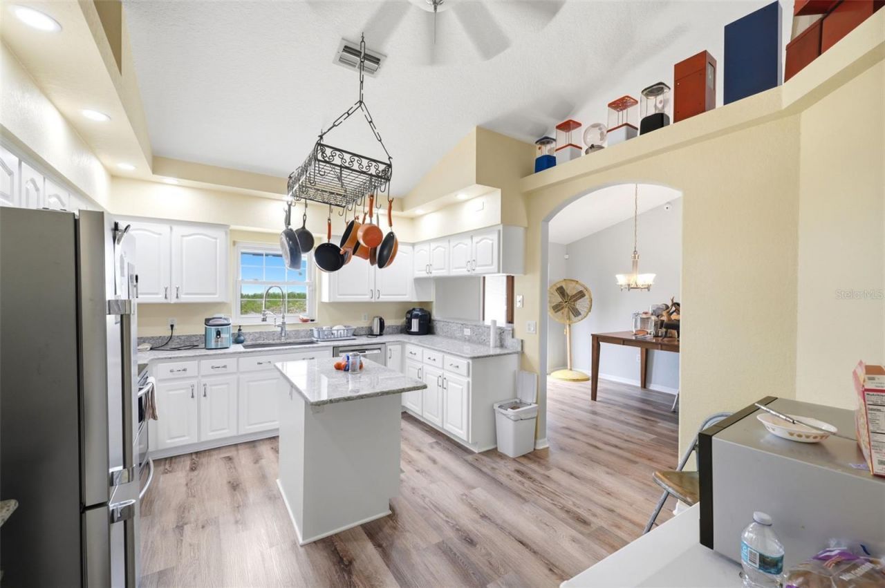 10154 Spring Hill Drive, Spring Hill, FL 34608 Photo