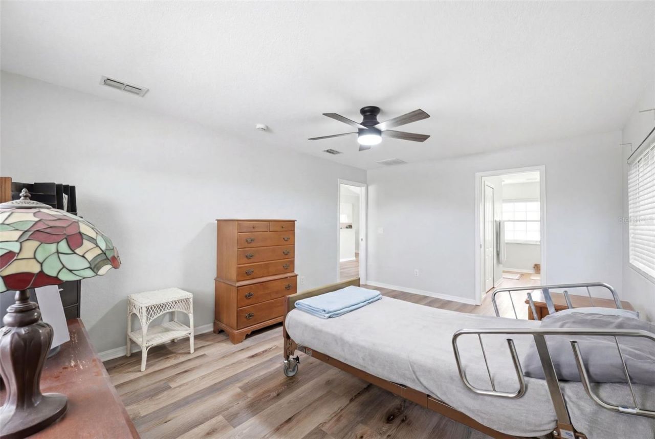10154 Spring Hill Drive, Spring Hill, FL 34608 Photo