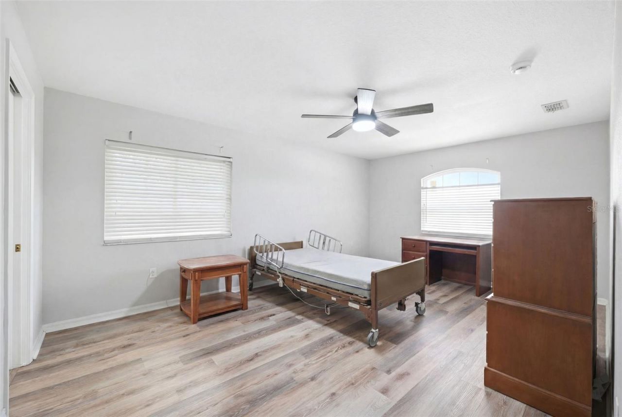 10154 Spring Hill Drive, Spring Hill, FL 34608 Photo