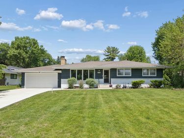 6204 Ashcroft Lane, Edina, MN 55424