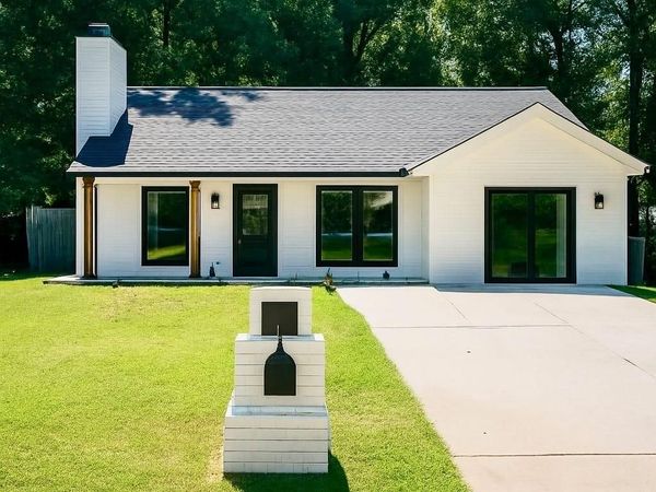909 Highland Mist Lane , Charlotte, NC 28215