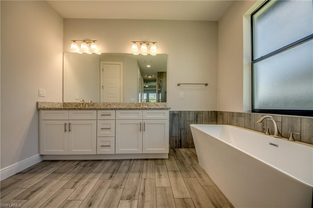 203 SW 14th Ave, Cape Coral, FL 33991 Photo