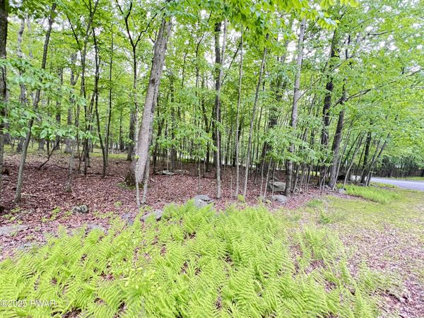 105 Duffys Drive , Dingmans Ferry, PA 18328