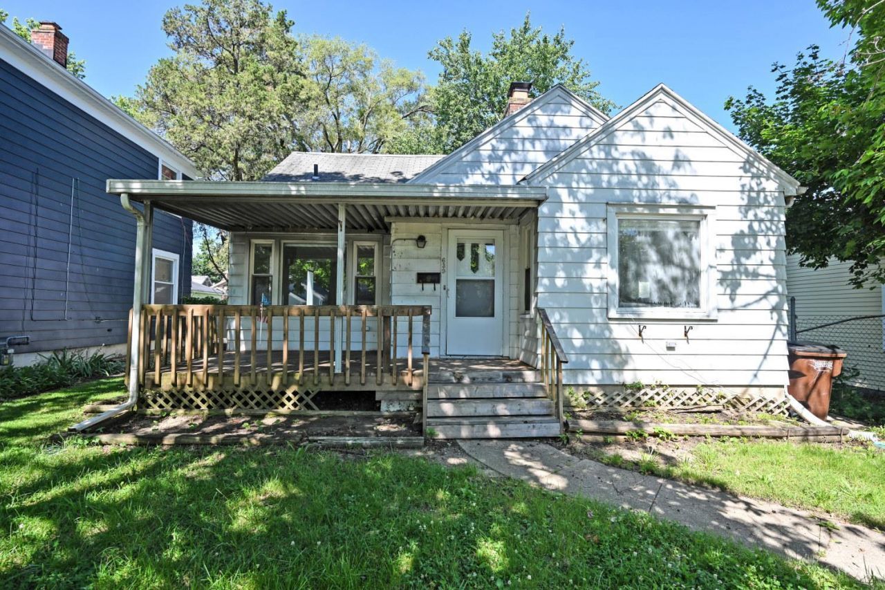 639 Syracuse Avenue, Harrison Twp, OH 45405 Main Photo
