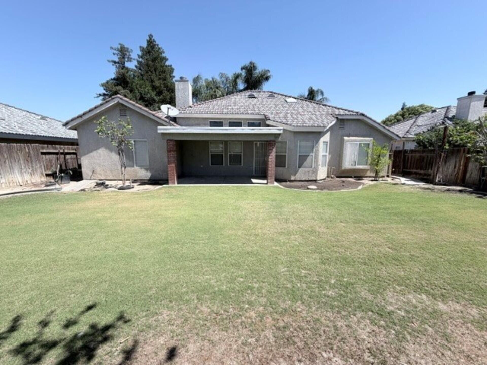5009 Glacier Canyon, Bakersfield, CA 93313 Main Photo