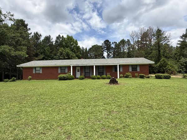 5207 Brooksville, Louisville, MS 39339