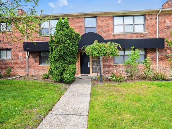 25749 Woodward Avenue, Unit 105, Royal Oak, MI 48067