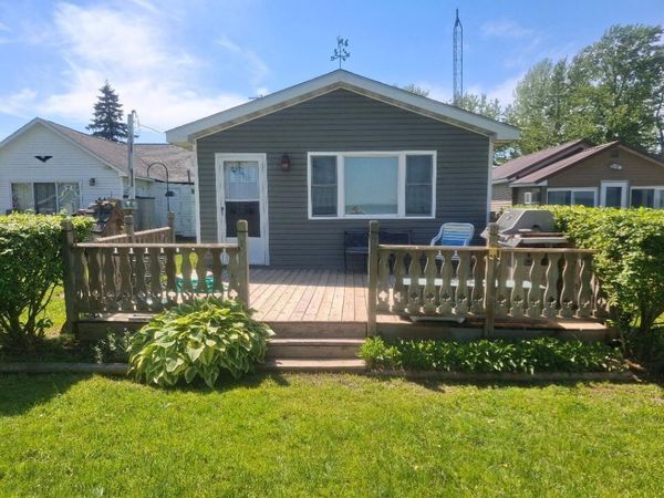 6434 W Houghton Lake Drive, Houghton Lake, MI 48629