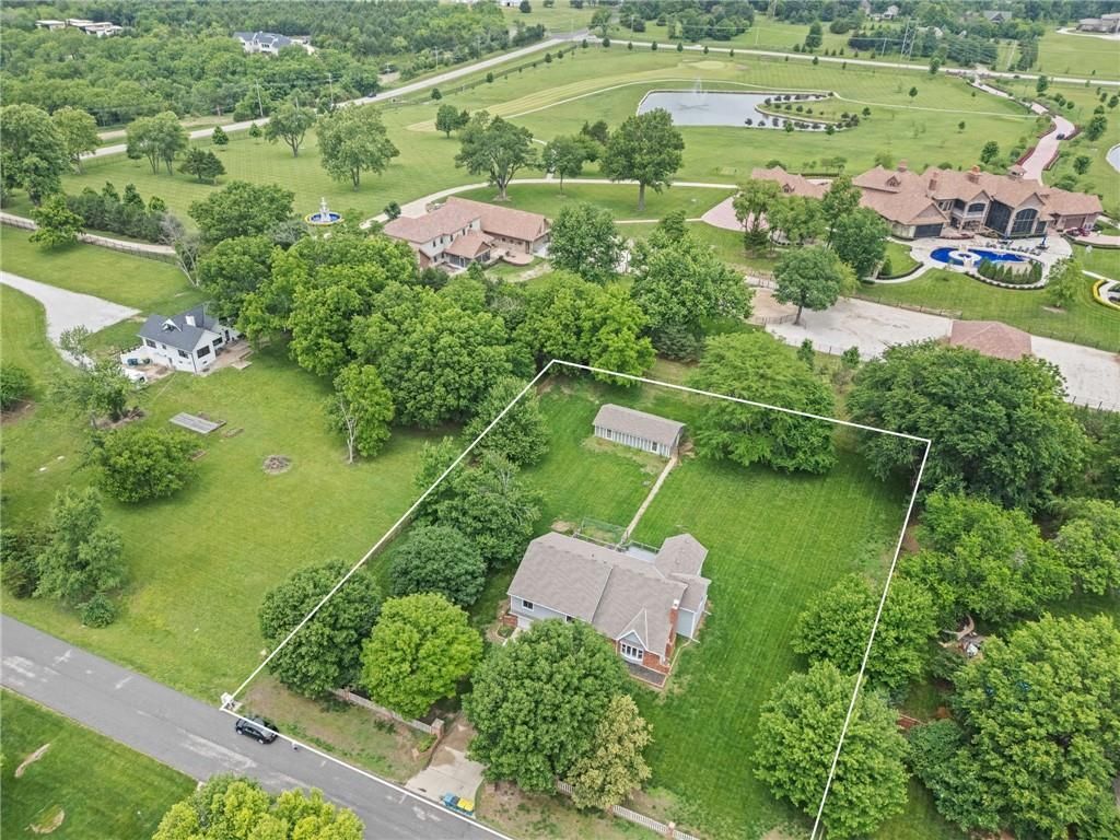 6888 W 185th Terrace, Stilwell, KS 66085 Main Photo