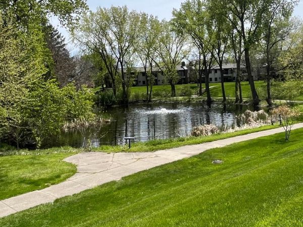 1577 Millpond Court , Unit 77, Chaska, MN 55318