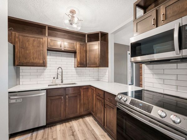 1577 Millpond Court, Unit 77, Chaska, MN 55318